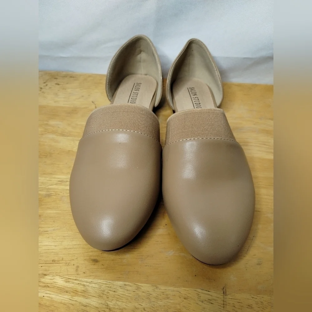 NWOT Salon Studio women's size 7.5w flats shoes